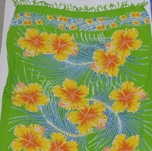 Sarong Scarf Wrap Tropical Green Hibiscis Knotted Fringe Floral Cruise Resort